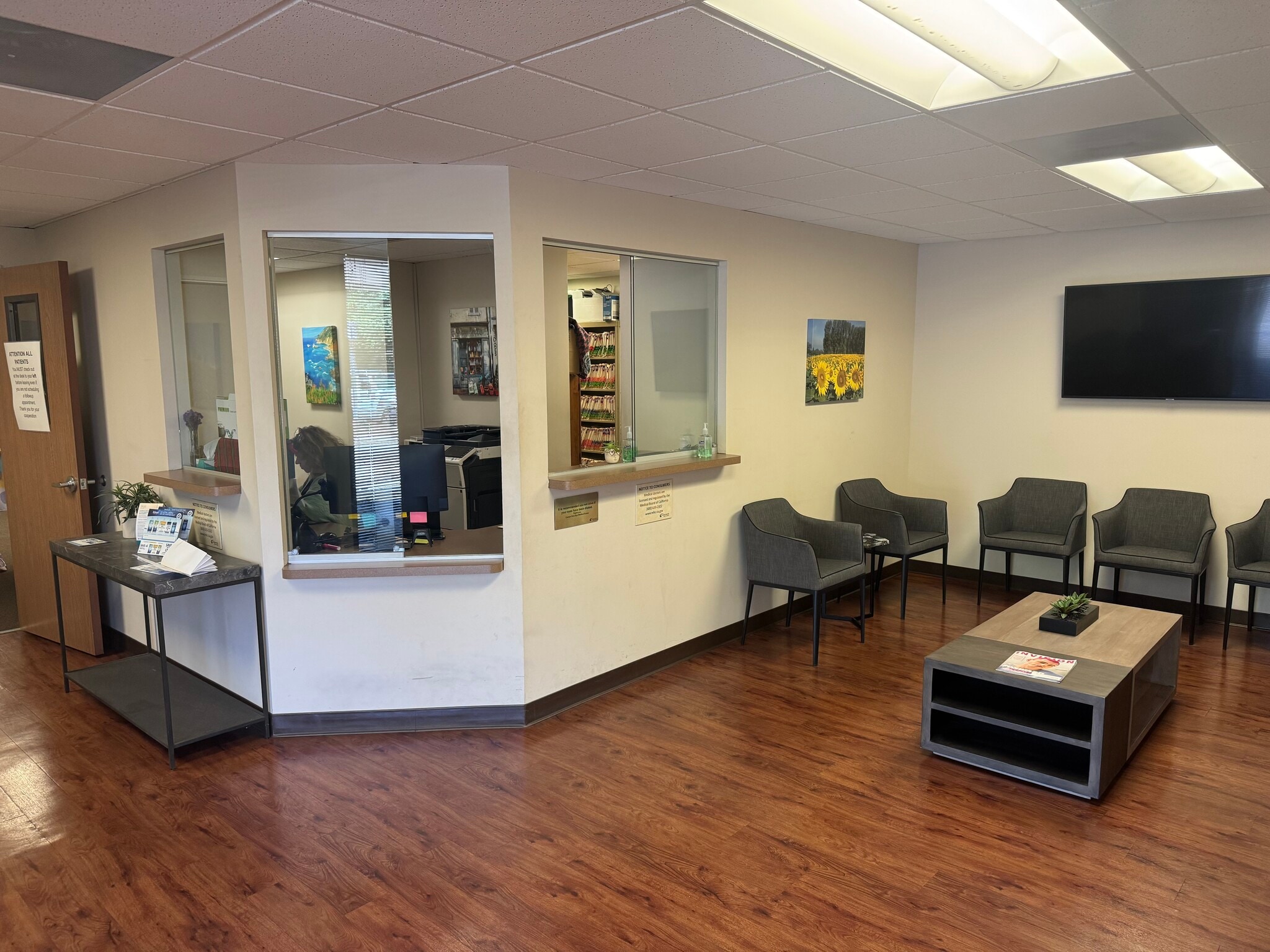 2045 Royal Ave, Simi Valley, CA for lease Interior Photo- Image 1 of 4