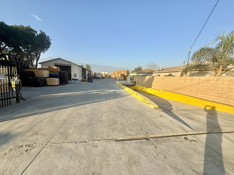 13664 Whittram Ave, Fontana, CA for sale - Building Photo - Image 3 of 18