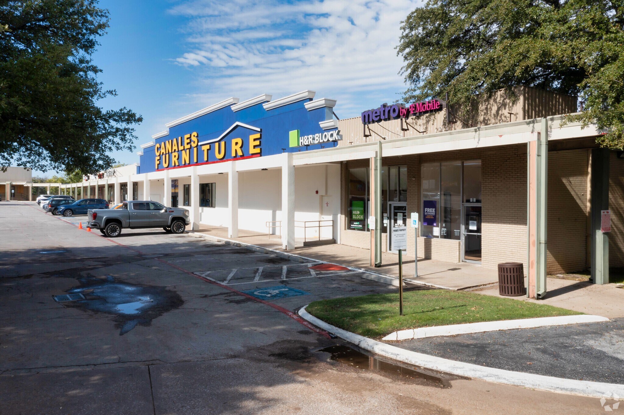 2550-2627 W Jefferson Blvd, Dallas, TX for sale Primary Photo- Image 1 of 1