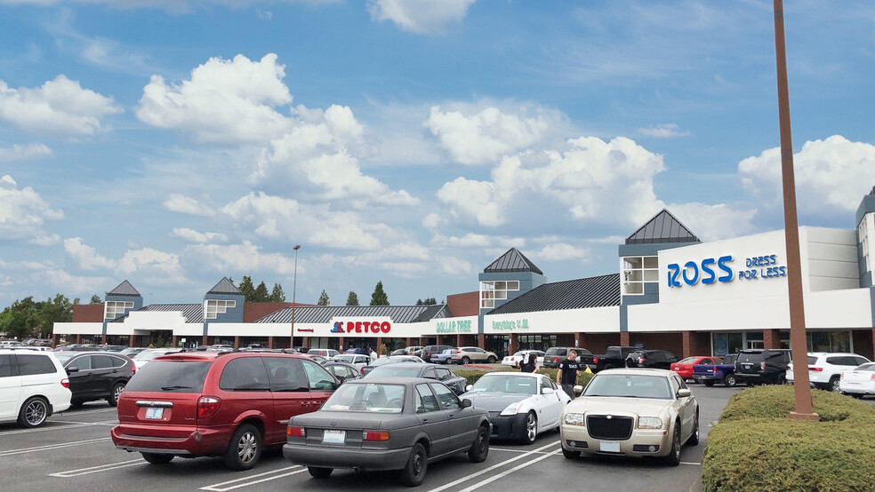 2105-2643 SE Tualatin Valley Hwy, Hillsboro, OR for lease - Building Photo - Image 1 of 17