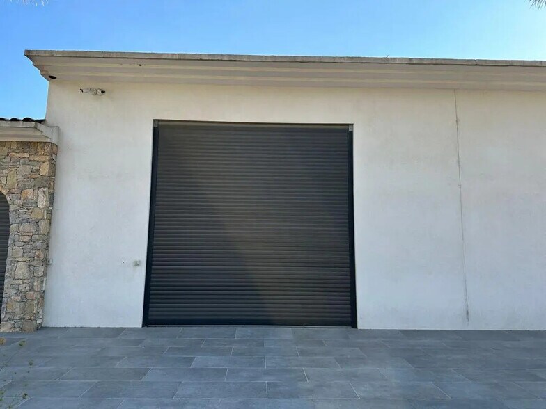 Flex in Sainte-Maxime for lease - Building Photo - Image 3 of 4