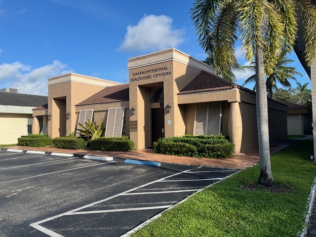 2245 N University Dr, Pembroke Pines, FL for sale - Building Photo - Image 1 of 16