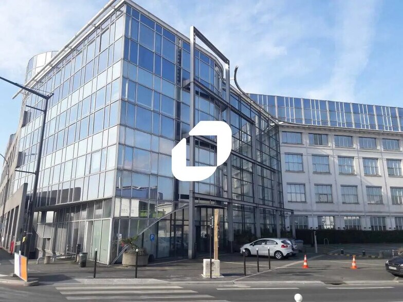 Office in Ivry-sur-Seine for lease - Building Photo - Image 1 of 8