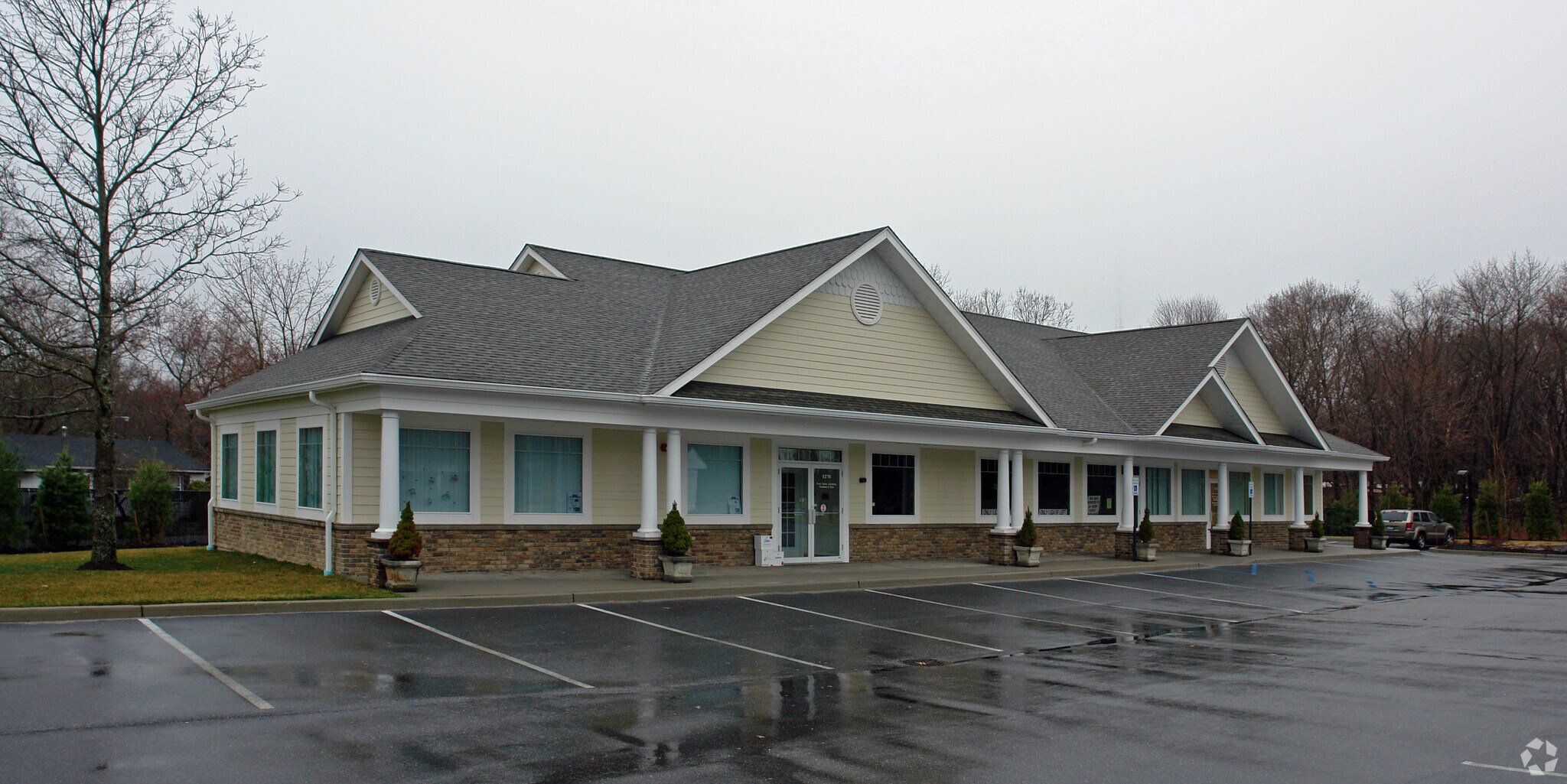 1270-1274 E Main St, Riverhead, NY for sale Primary Photo- Image 1 of 1