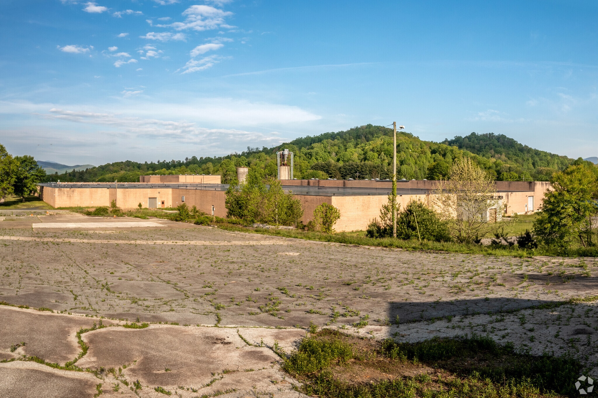110 One Genesis Way, Spruce Pine, NC for sale Building Photo- Image 1 of 11