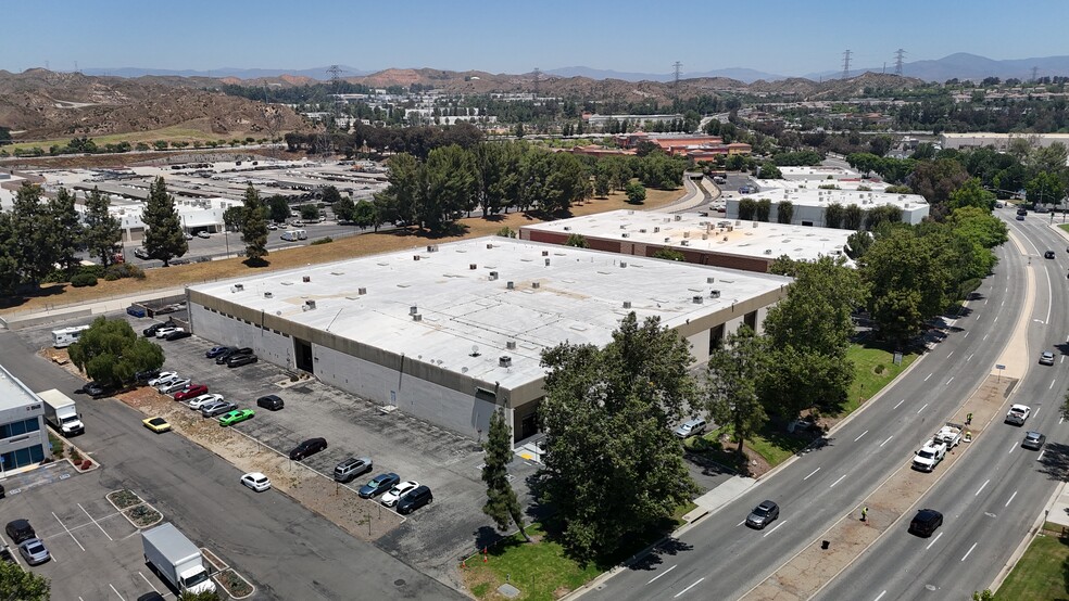 25371-25395 Rye Canyon Rd, Valencia, CA for lease - Building Photo - Image 3 of 20