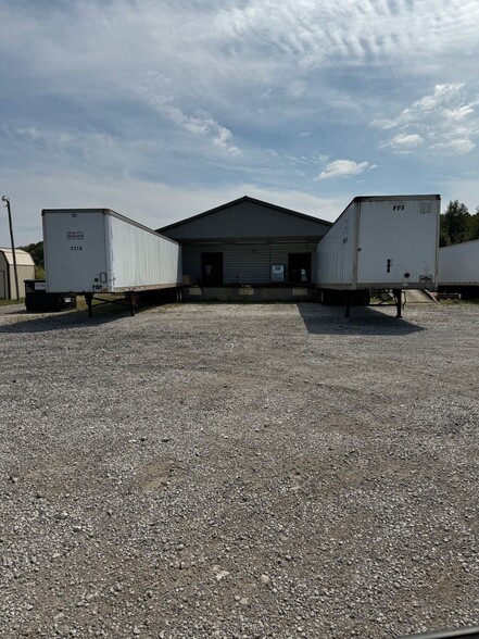 16011 State Road 60, Borden, IN for lease - Primary Photo - Image 1 of 7