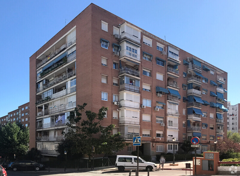 Calle Monte, 2, Alcorcón, Madrid for sale - Building Photo - Image 2 of 2