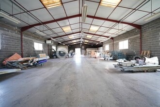 997 Rue De L'Industrie, Saint-André-de-Corcy for sale Interior Photo- Image 2 of 4