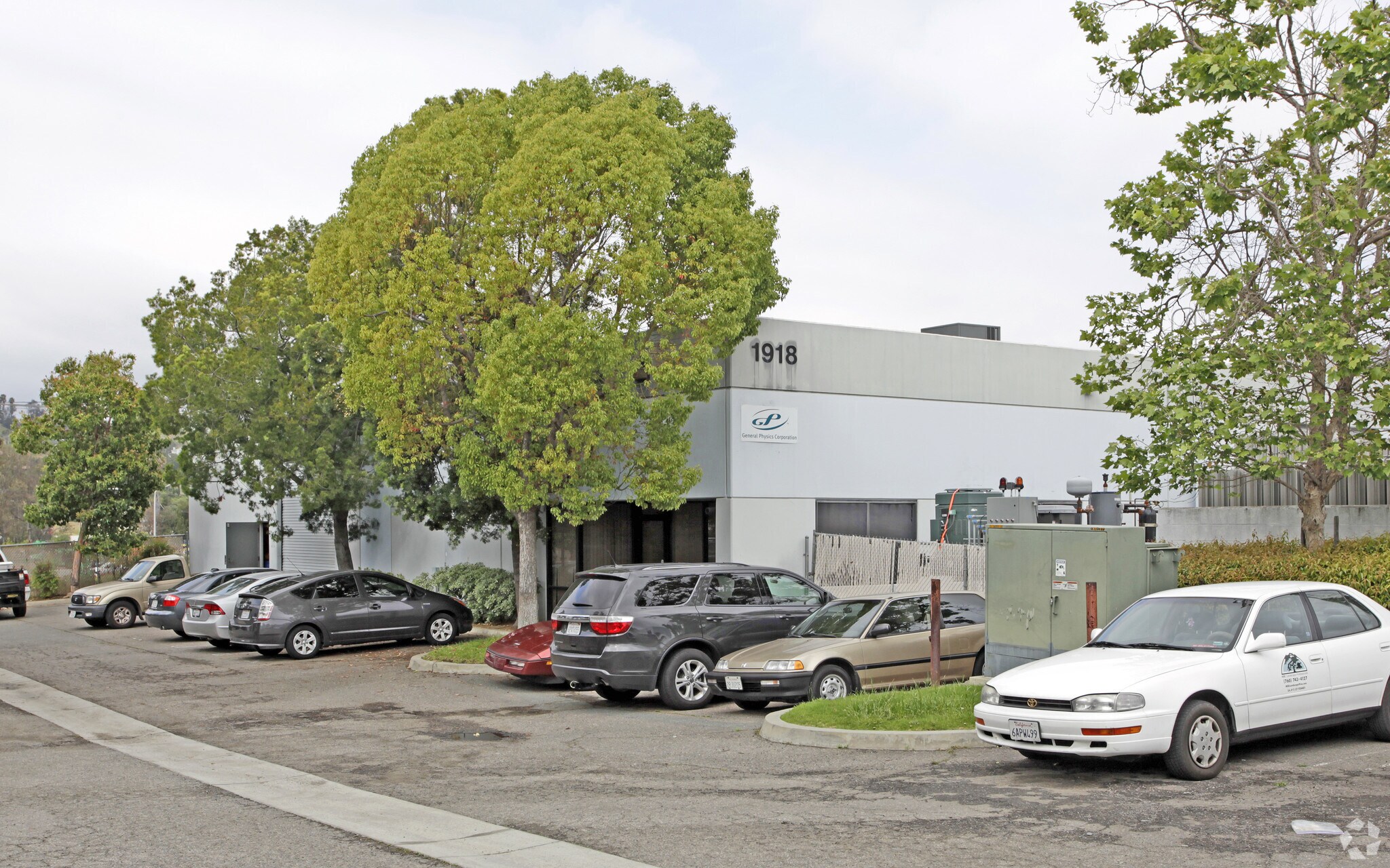 1918 Don Lee Pl, Escondido, CA for lease Primary Photo- Image 1 of 3