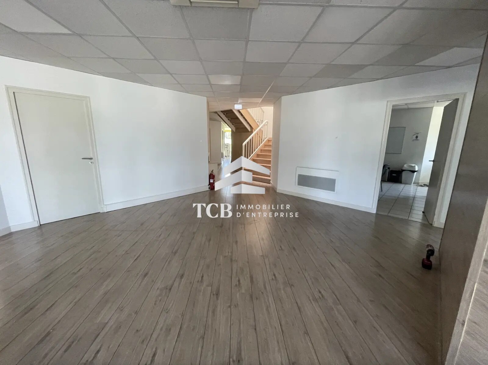 Office in Carquefou for lease Interior Photo- Image 1 of 6