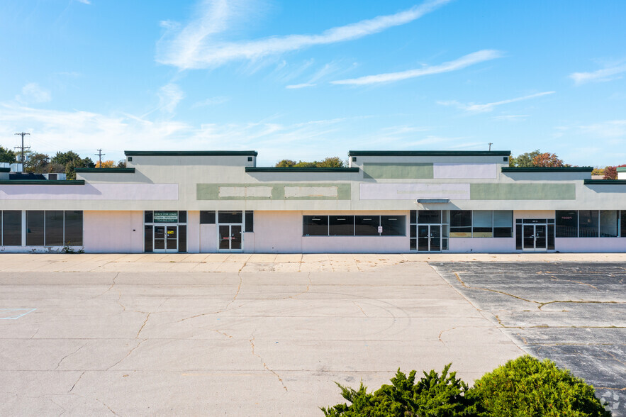 2865-2999 Bay Rd, Saginaw, MI for lease - Building Photo - Image 3 of 5