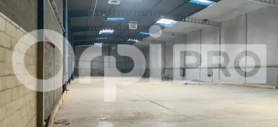 Industrial in Wissous for lease - Building Photo - Image 1 of 5