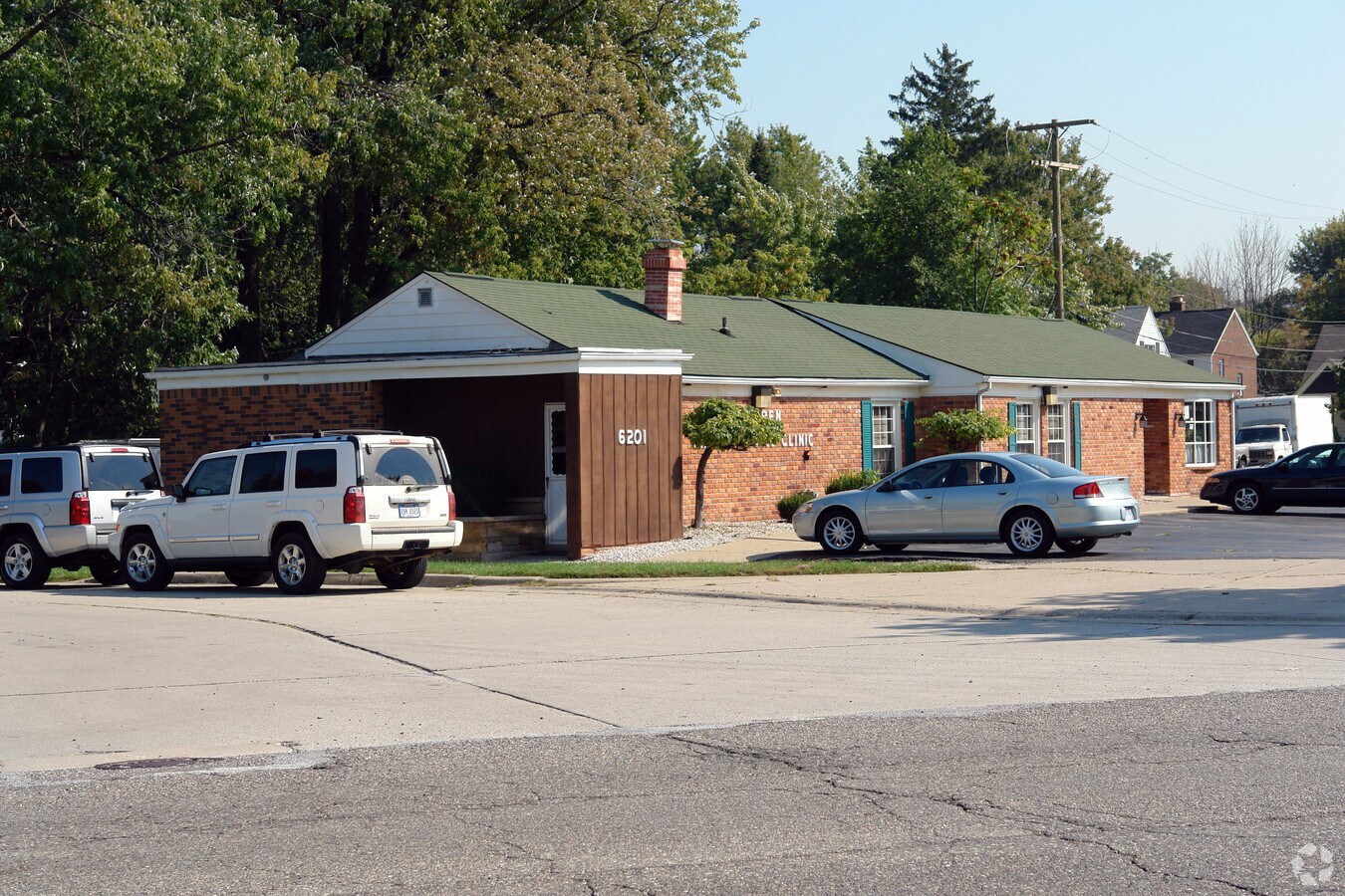 6201 Chicago Rd, Warren, MI 48092