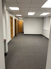 71 Baker Blvd, Fairlawn, OH for lease Interior Photo- Image 2 of 6