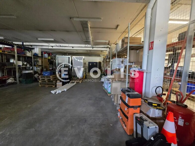 Office in Villebon-sur-Yvette for lease - Interior Photo - Image 2 of 10