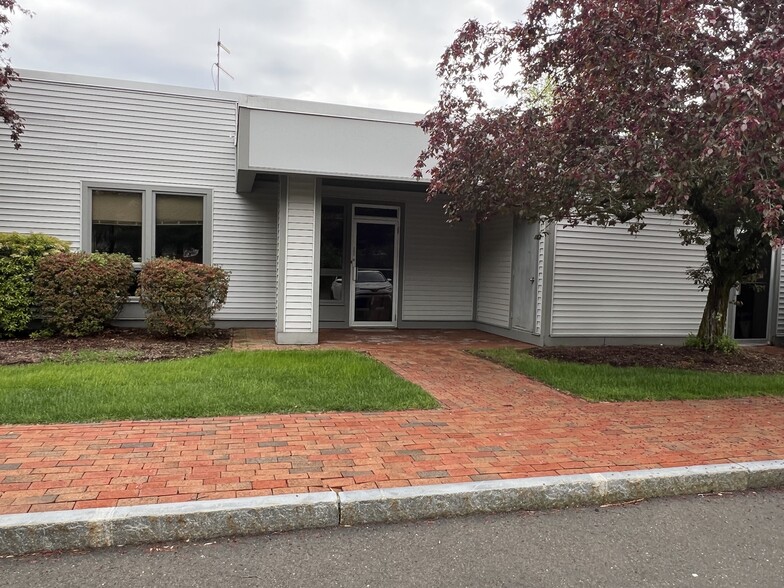 104 Moody St, Ludlow, MA for lease - Building Photo - Image 2 of 4