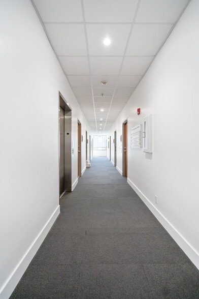 1001 Broadway, Millbrae, CA for lease - Interior Photo - Image 3 of 13