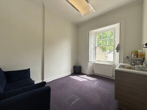 129 High St, Linlithgow for lease Interior Photo- Image 1 of 1