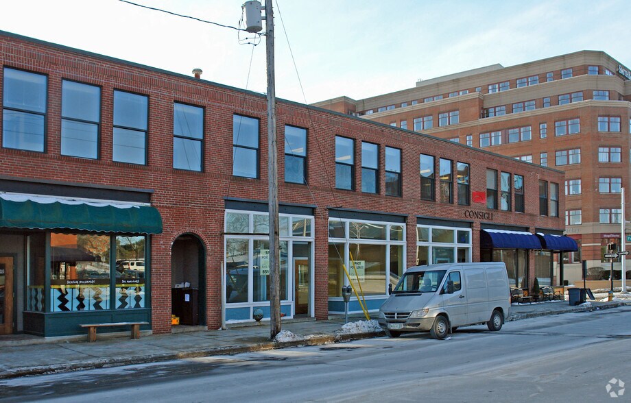 8288 Middle St, Portland, ME 04101