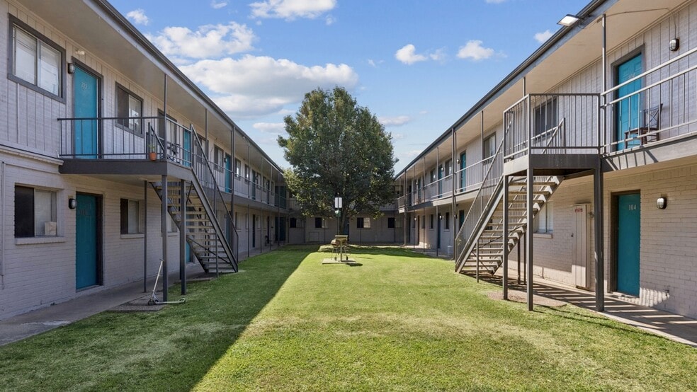 306 Martha St, Euless, TX for sale - Building Photo - Image 2 of 7