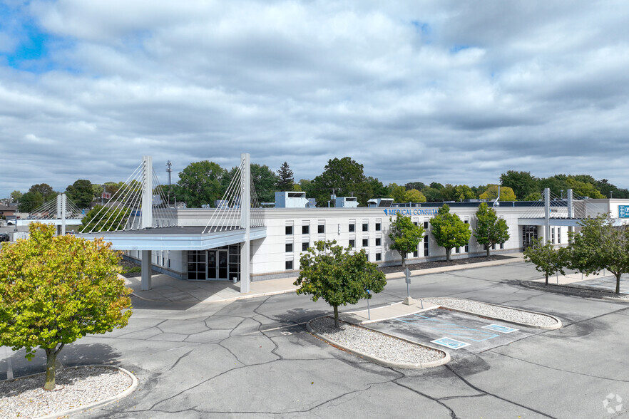 800 S Tillotson Ave, Muncie, IN for lease - Building Photo - Image 2 of 22