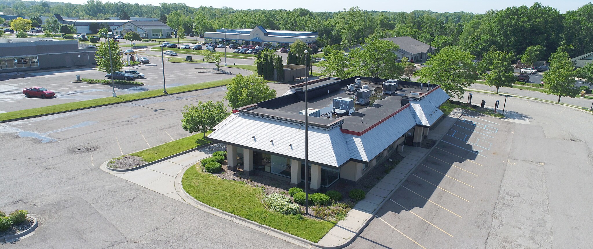2520 E Jolly Rd, Lansing, MI for sale Building Photo- Image 1 of 1