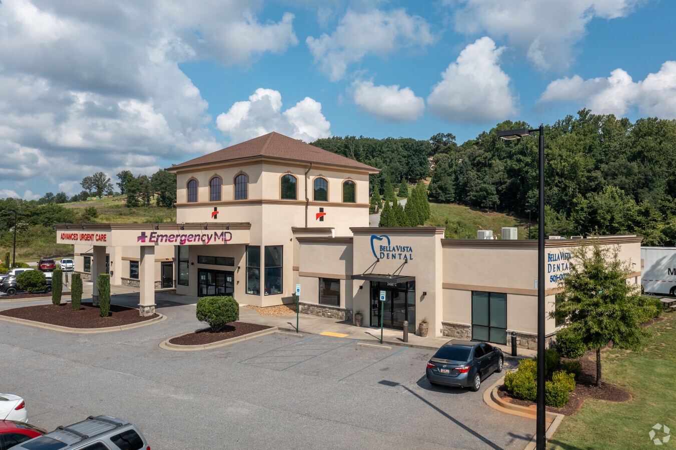 2498 N Pleasantburg Dr, Greenville, SC 29609