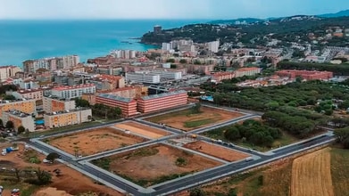 Carrer dels Doctors Eduardo i J. Mª Berini, 10, Calonge i Sant Antoni, GER - AERIAL map view