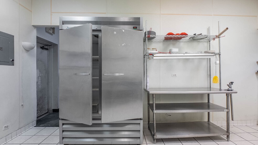 746 US-63 Hwy, Mammoth Spring, AR for sale - Building Photo - Image 3 of 48