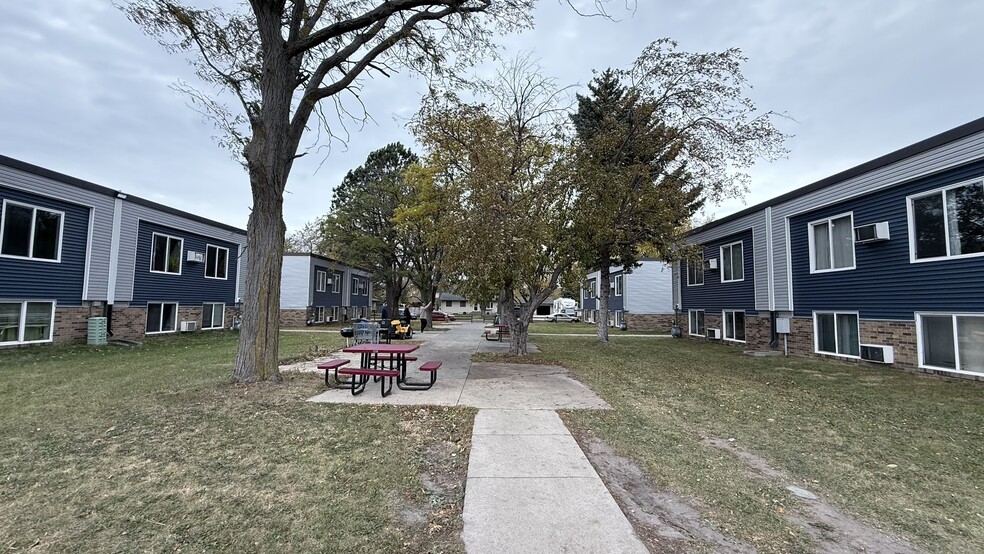 1940-1990 Wisconsin SW, Huron, SD for sale - Building Photo - Image 3 of 10