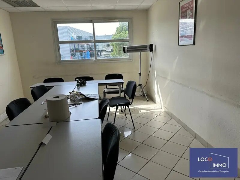 Industrial in Eysines for lease Interior Photo- Image 1 of 10