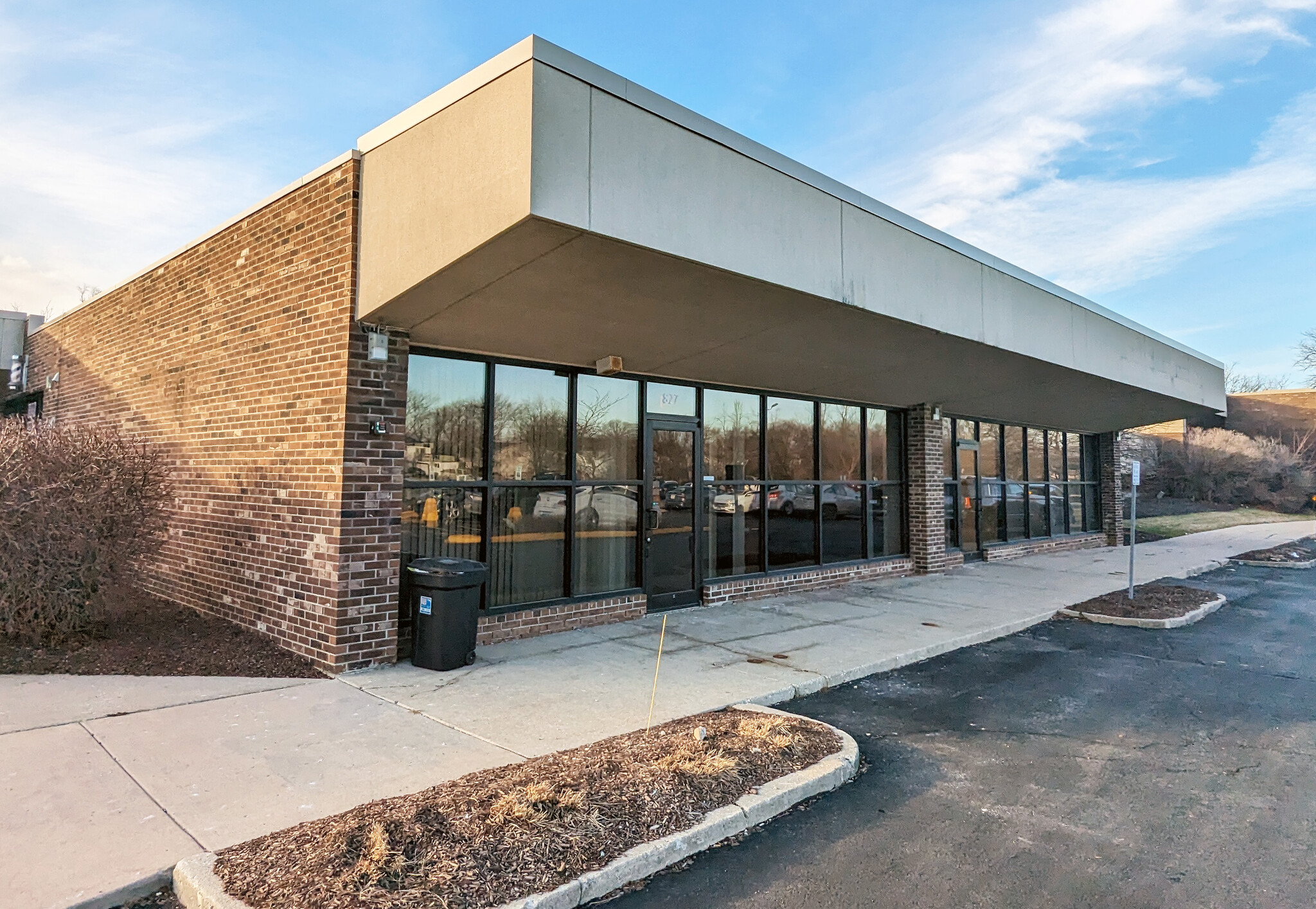 815-829 Campus Dr, Joliet, IL for lease Building Photo- Image 1 of 7