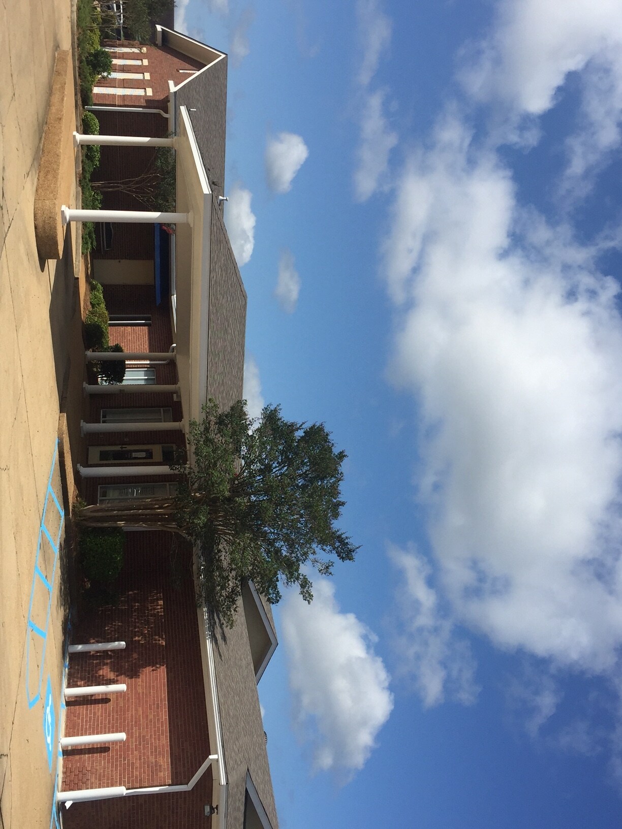 141 Gateway Dr, Brandon, MS for sale Building Photo- Image 1 of 1