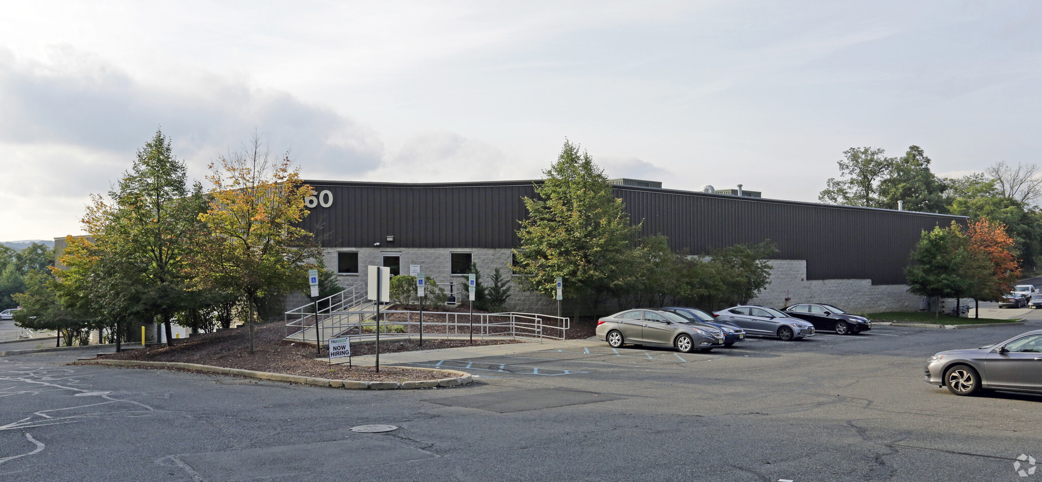 60 Owens Dr, Wayne, NJ for lease Building Photo- Image 1 of 7