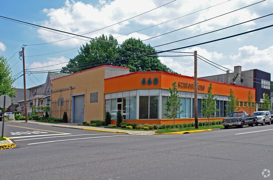 660 Bergen Blvd, Ridgefield, NJ 07657