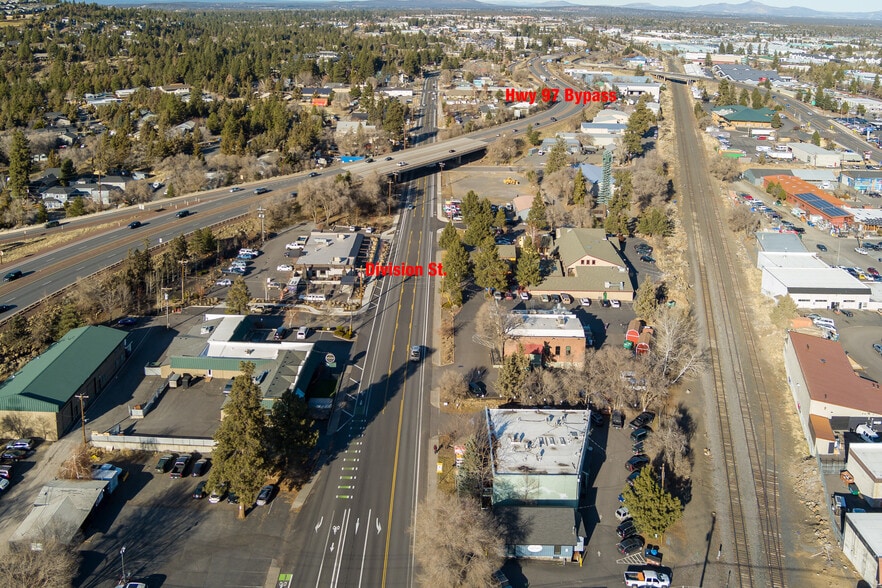 1824 NE Division St, Bend, OR for lease - Building Photo - Image 3 of 12