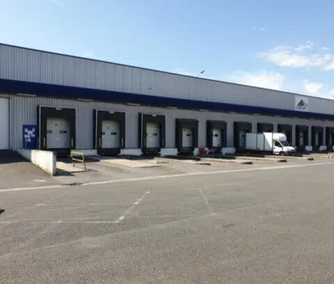 Industrial in Longueil-Sainte-Marie for lease - Building Photo - Image 2 of 8