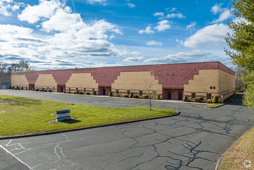 95 W Dudley Town Rd, Bloomfield, CT for lease - Primary Photo - Image 1 of 6