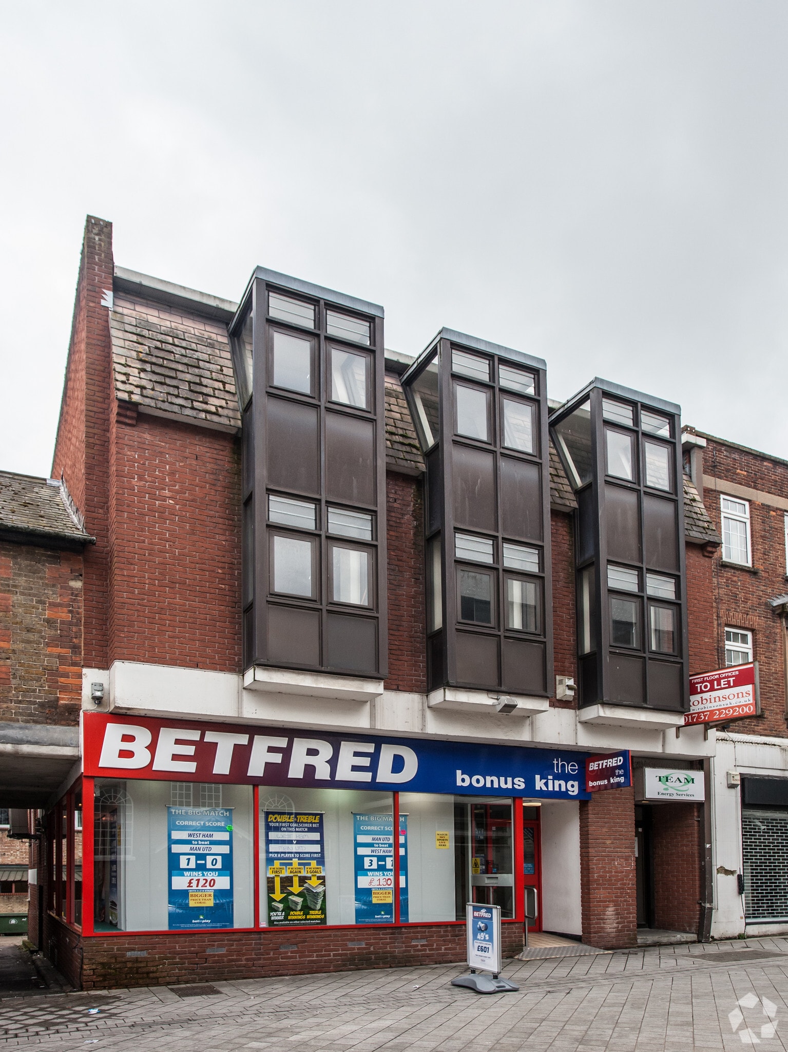 48 Station Rd, Redhill for sale Primary Photo- Image 1 of 1