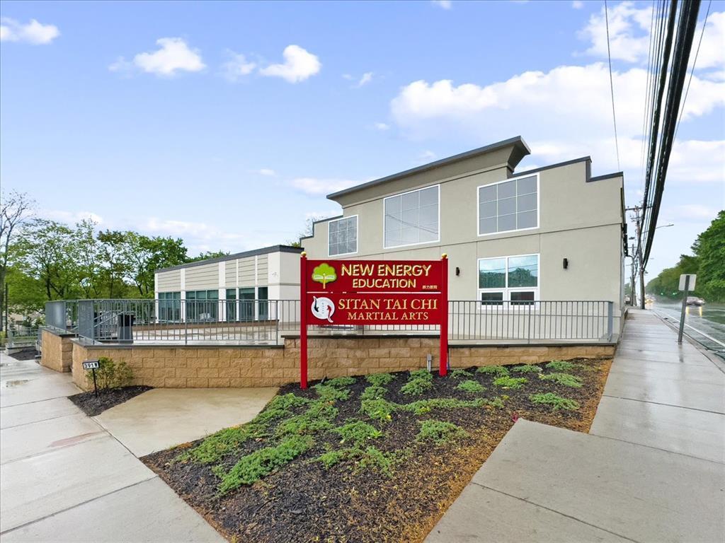 391 W Jericho Tpke, Huntington, NY for lease Building Photo- Image 1 of 23