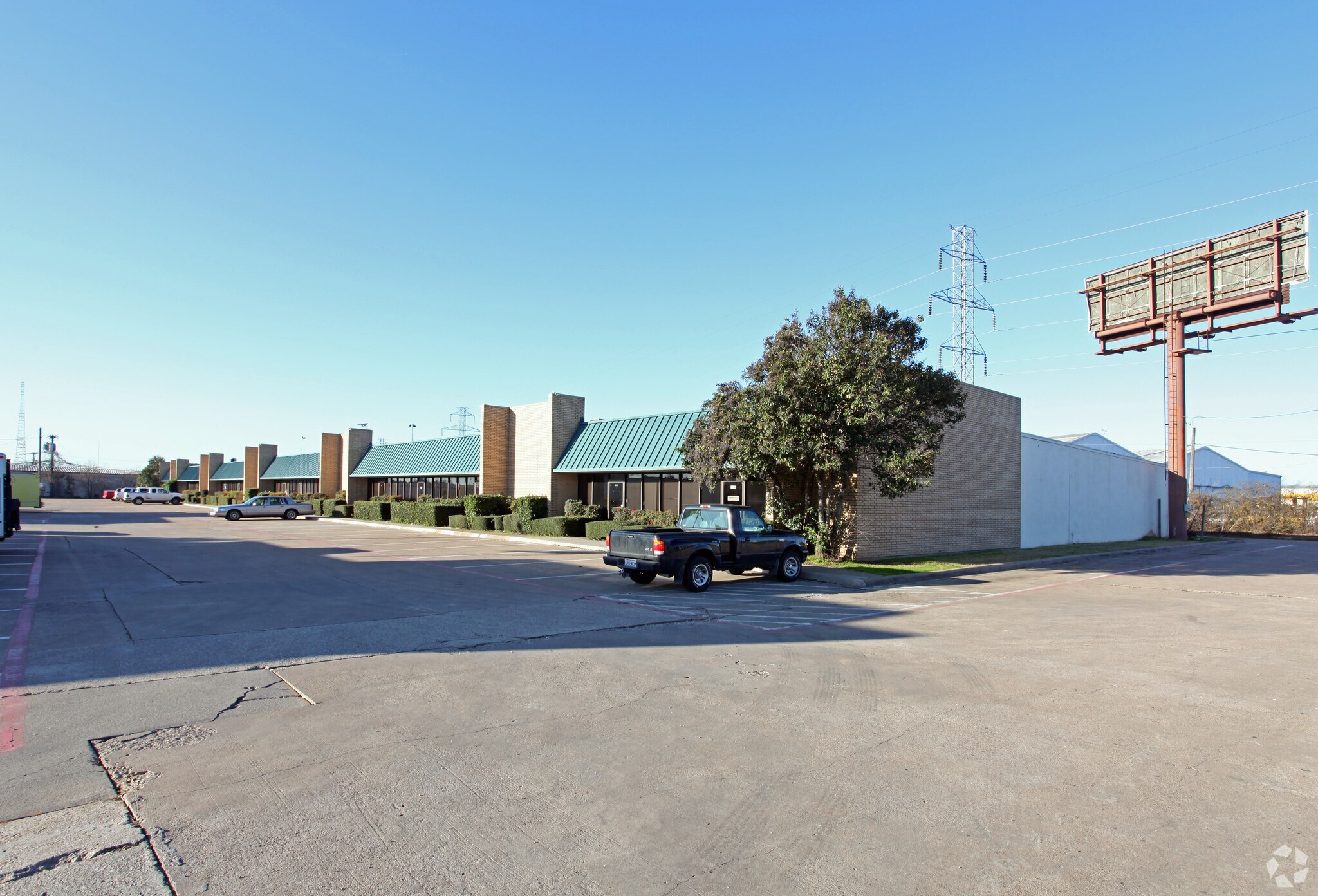 1915 Peters Rd, Irving, TX for sale Primary Photo- Image 1 of 1