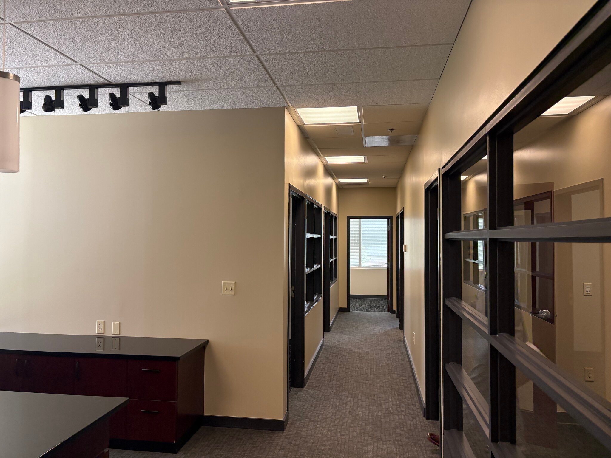 4290 Chain Bridge Rd, Fairfax, VA for lease Interior Photo- Image 1 of 5