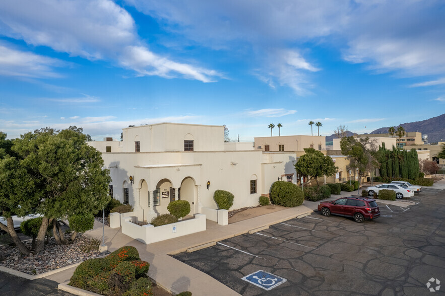 5300 E Erickson Dr, Tucson, AZ for lease - Building Photo - Image 1 of 7