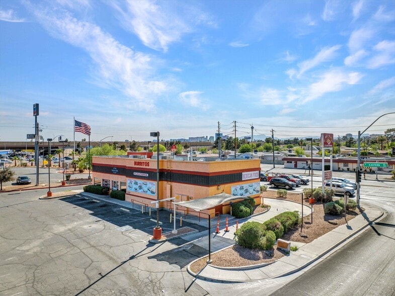 412 N Eastern Ave, Las Vegas, NV for lease - Building Photo - Image 3 of 11