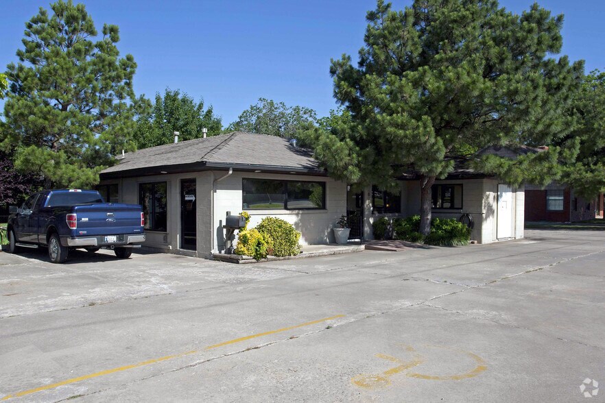 4605 N MacArthur Blvd, Warr Acres, OK for sale - Primary Photo - Image 1 of 1