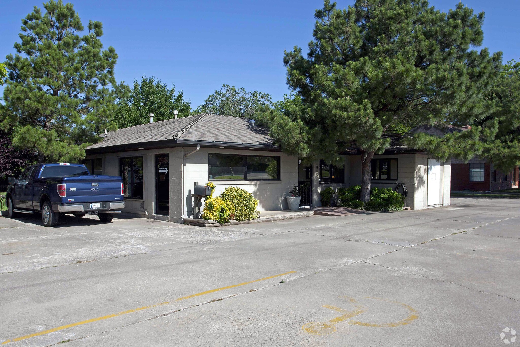 4605 N MacArthur Blvd, Warr Acres, OK for sale Building Photo- Image 1 of 1