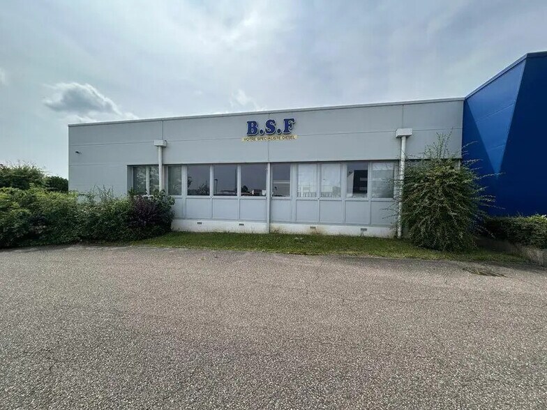Flex in Metz for sale - Building Photo - Image 2 of 17