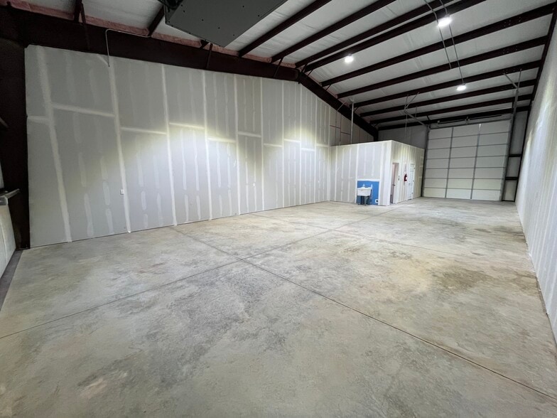 3220 Cooke Way, Oklahoma City, OK for lease - Interior Photo - Image 3 of 6