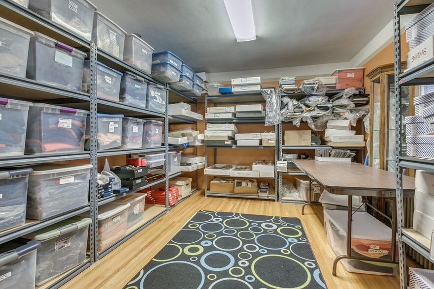 3040 Lyndale Ave S, Minneapolis, MN for lease - Interior Photo - Image 3 of 69